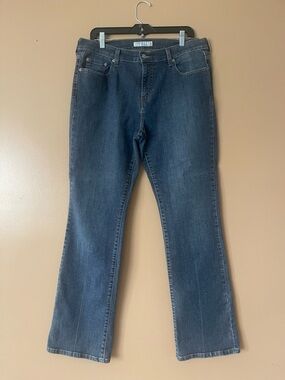 Levi's Women's Medium Dark Blue Bootcut Jeans size 14 long